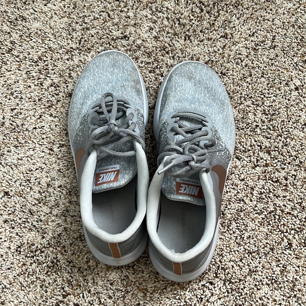 Nike tennis shoes